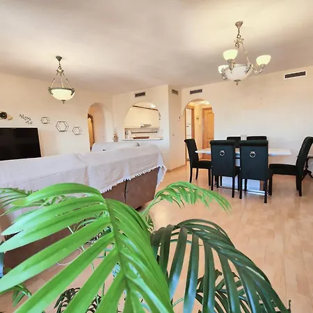 Jardin Botanico 3 Danuria Apartment
